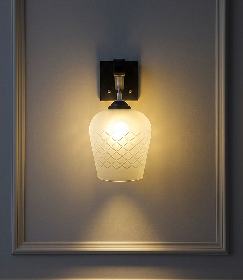 Luminous Diamond-Cut Frosted White Glimmer Wall Lamp
