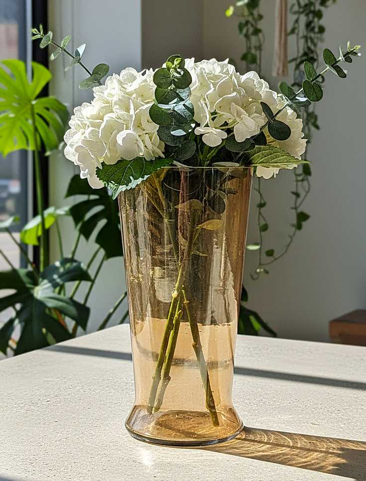 Sunlit Gold Glossy Glass Flower Vase [Amber]